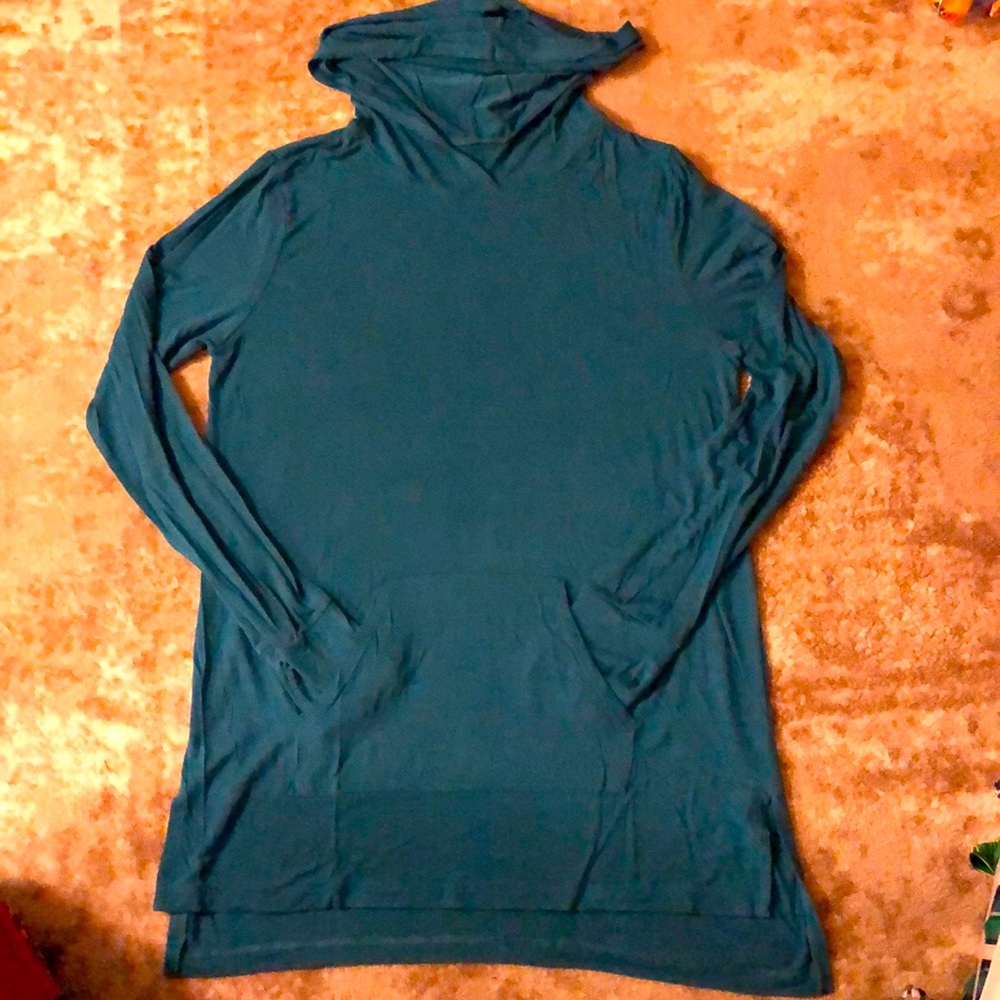 Women’s hooded top